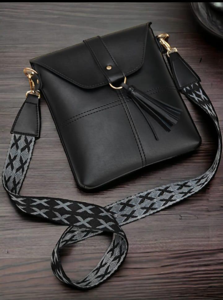 Crossbody Bag
Material: PU Leather